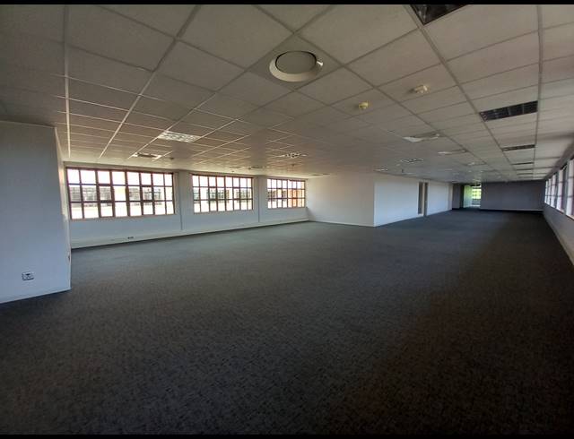 780M² OFFICE TO LET IN BRYANSTON